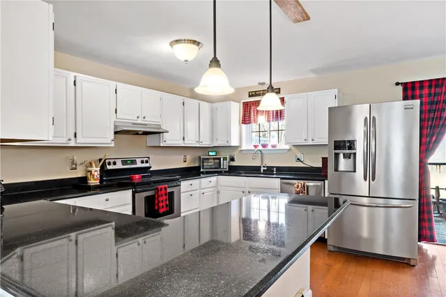 $615,000 | 9 Parsley Lane, Narragansett, RI 02874