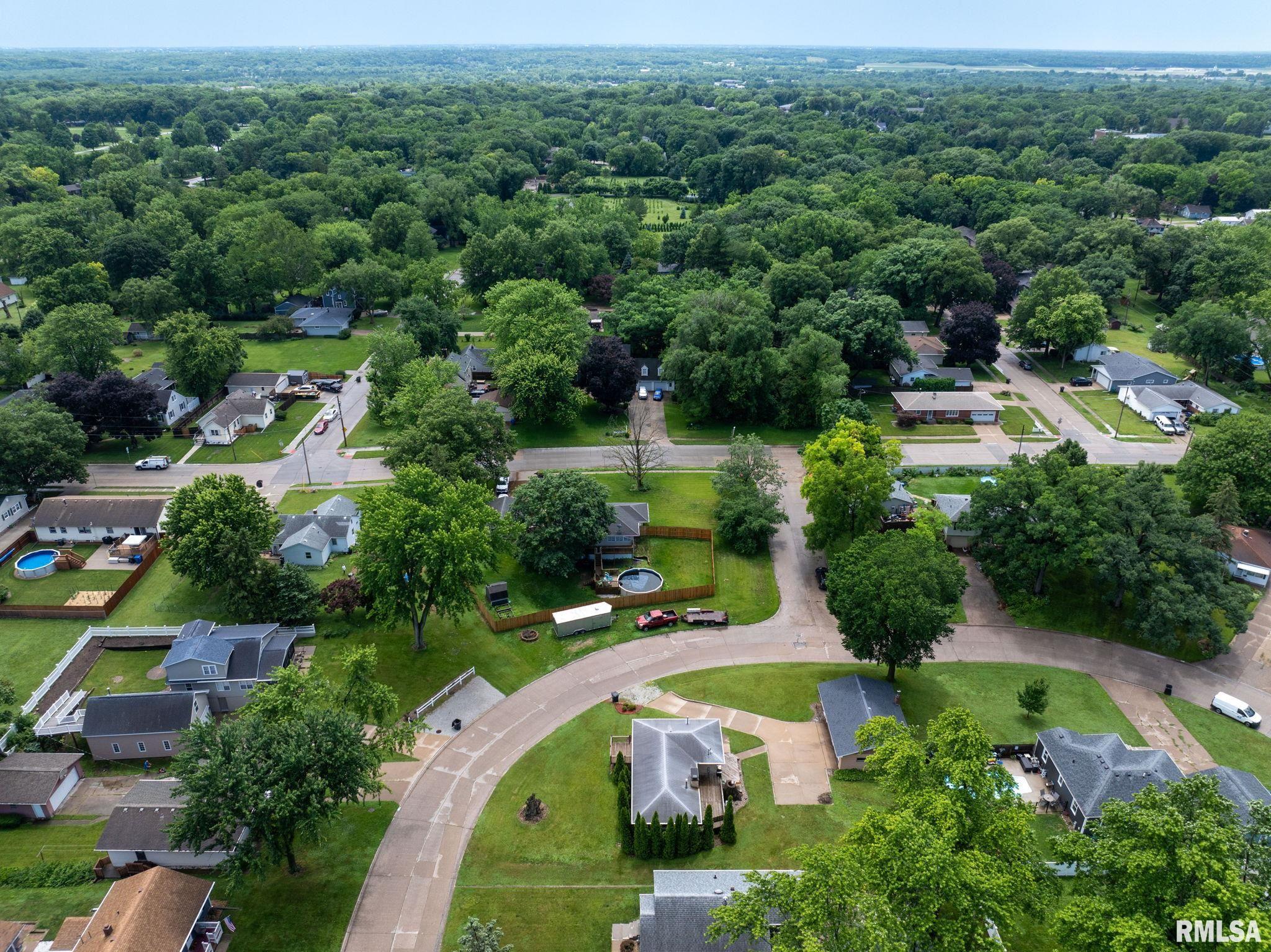 2423 45th Street Moline, IL 61265 - Photo 36 of 42 Gallery Image 36