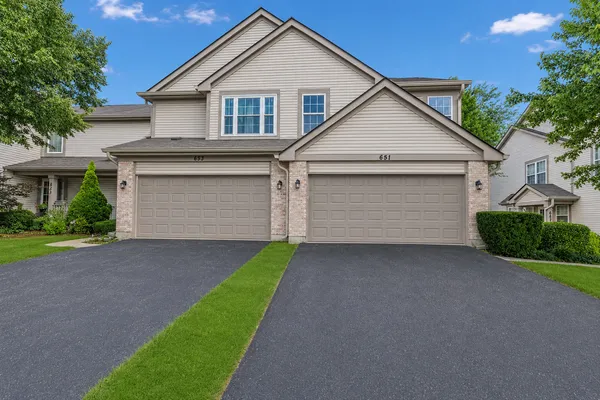 $2,800 | 651 Lancaster Circle, Elgin, IL 60123