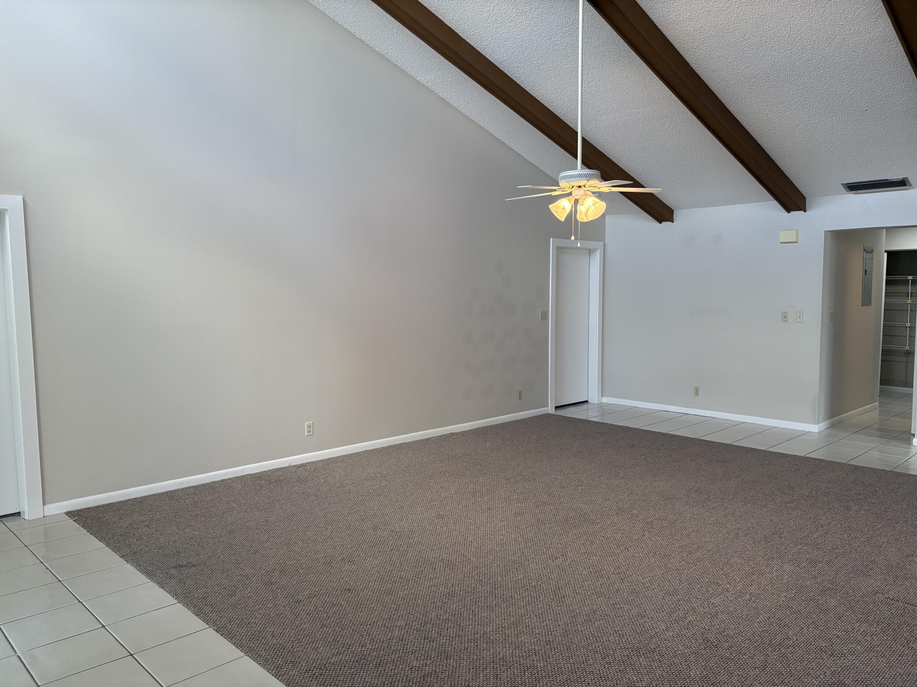 6165 Old Court Road, Unit 223 Boca Raton, FL 33433 - Photo 3 of 35 Living Room