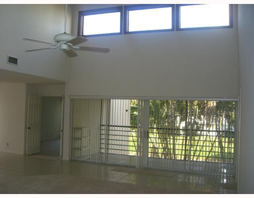 6165 Old Court Road, Unit 223 Boca Raton, FL 33433 - Photo 4 of 35 Living Area