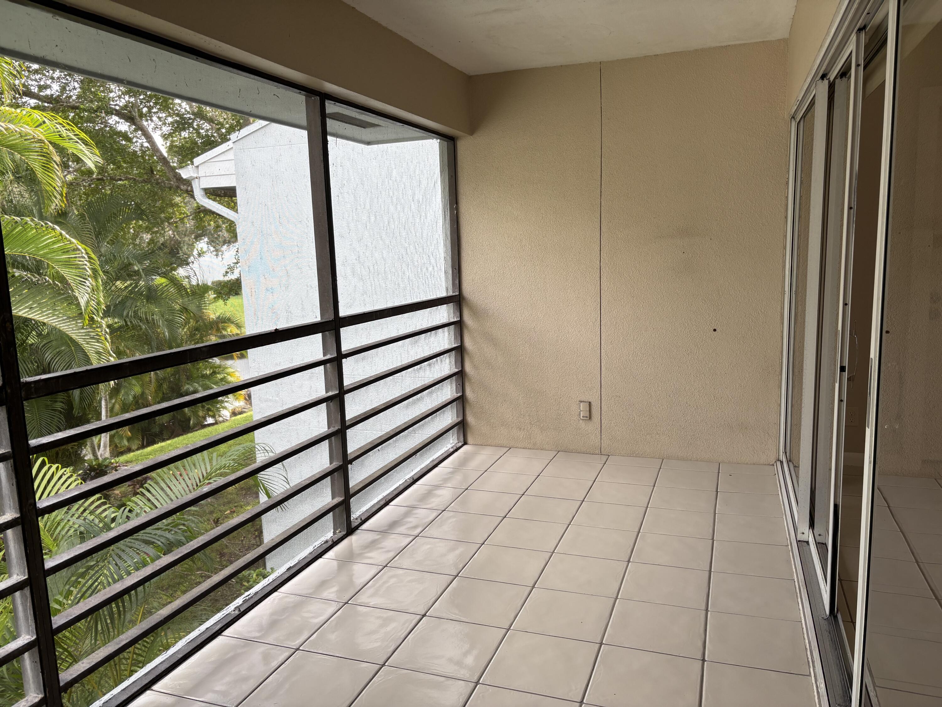 6165 Old Court Road, Unit 223 Boca Raton, FL 33433 - Photo 5 of 35 Balcony