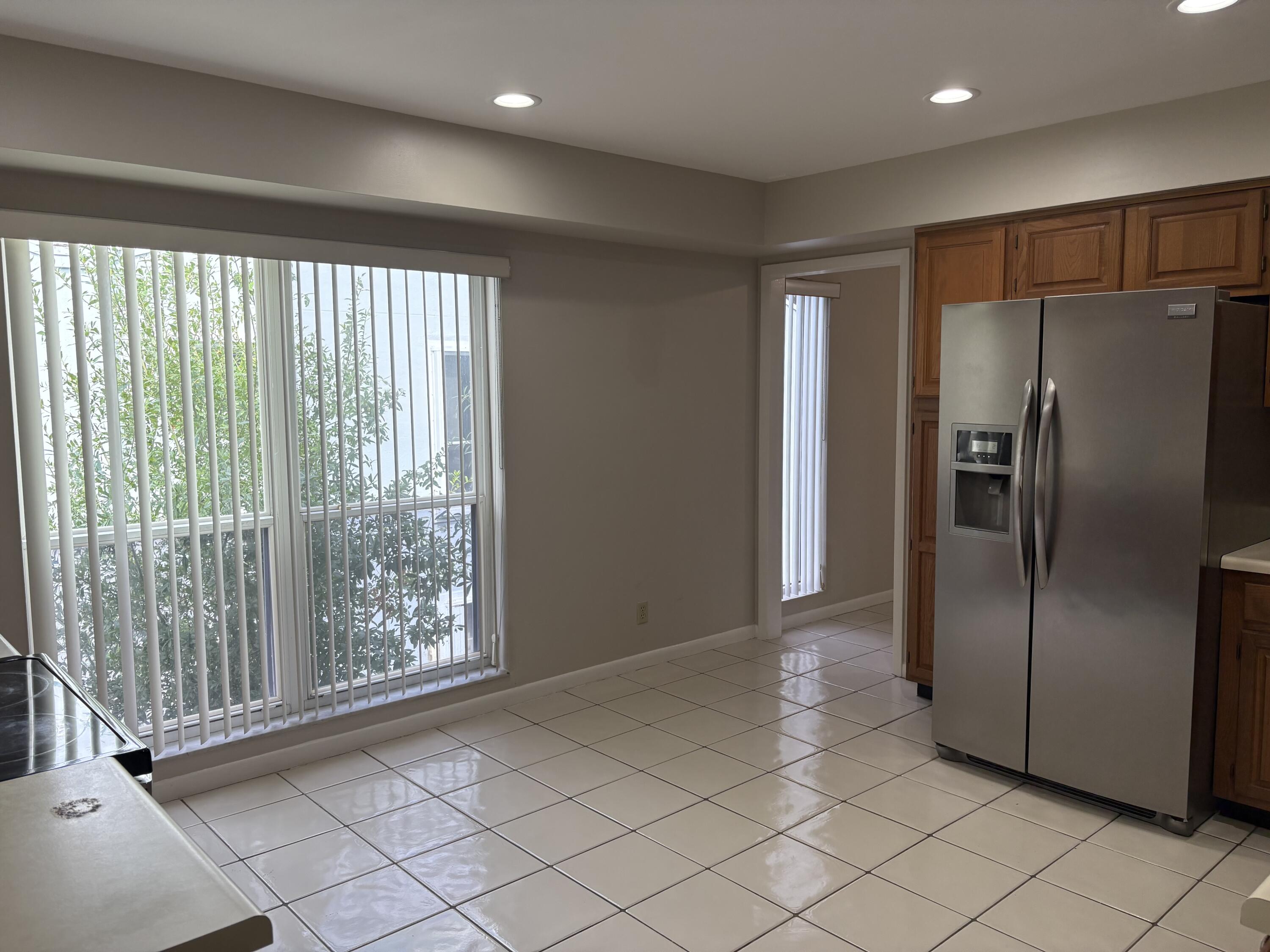 6165 Old Court Road, Unit 223 Boca Raton, FL 33433 - Photo 6 of 35 Kitchen