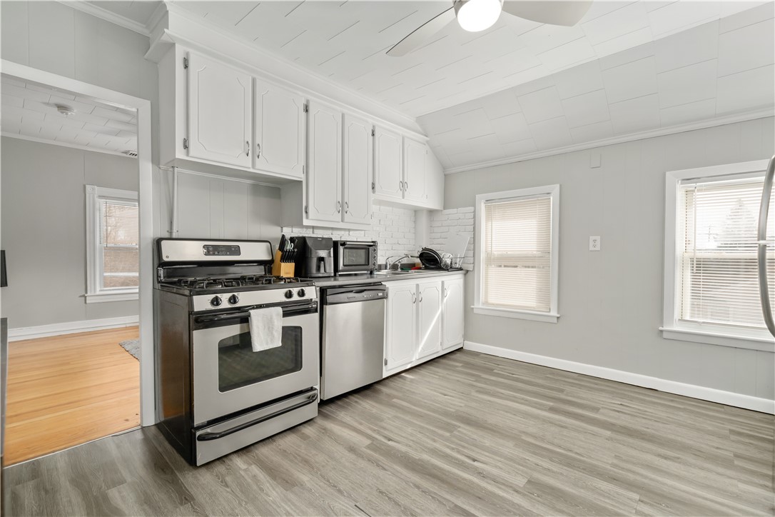 124 George Waterman Road Johnston, RI 02919 - Photo 9 of 23