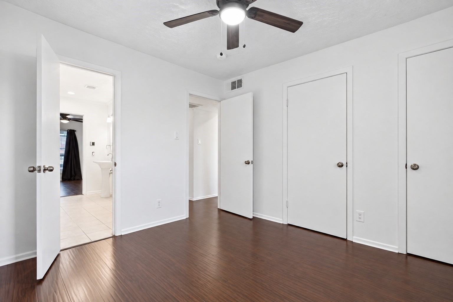 1901 South Voss Road, Unit 33 Houston, TX 77057 - Photo 11 of 19 Additional Angle of the primary bedroom
