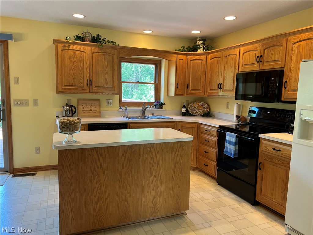 905 Glenview Road Huron, OH 44839 - Photo 6 of 35