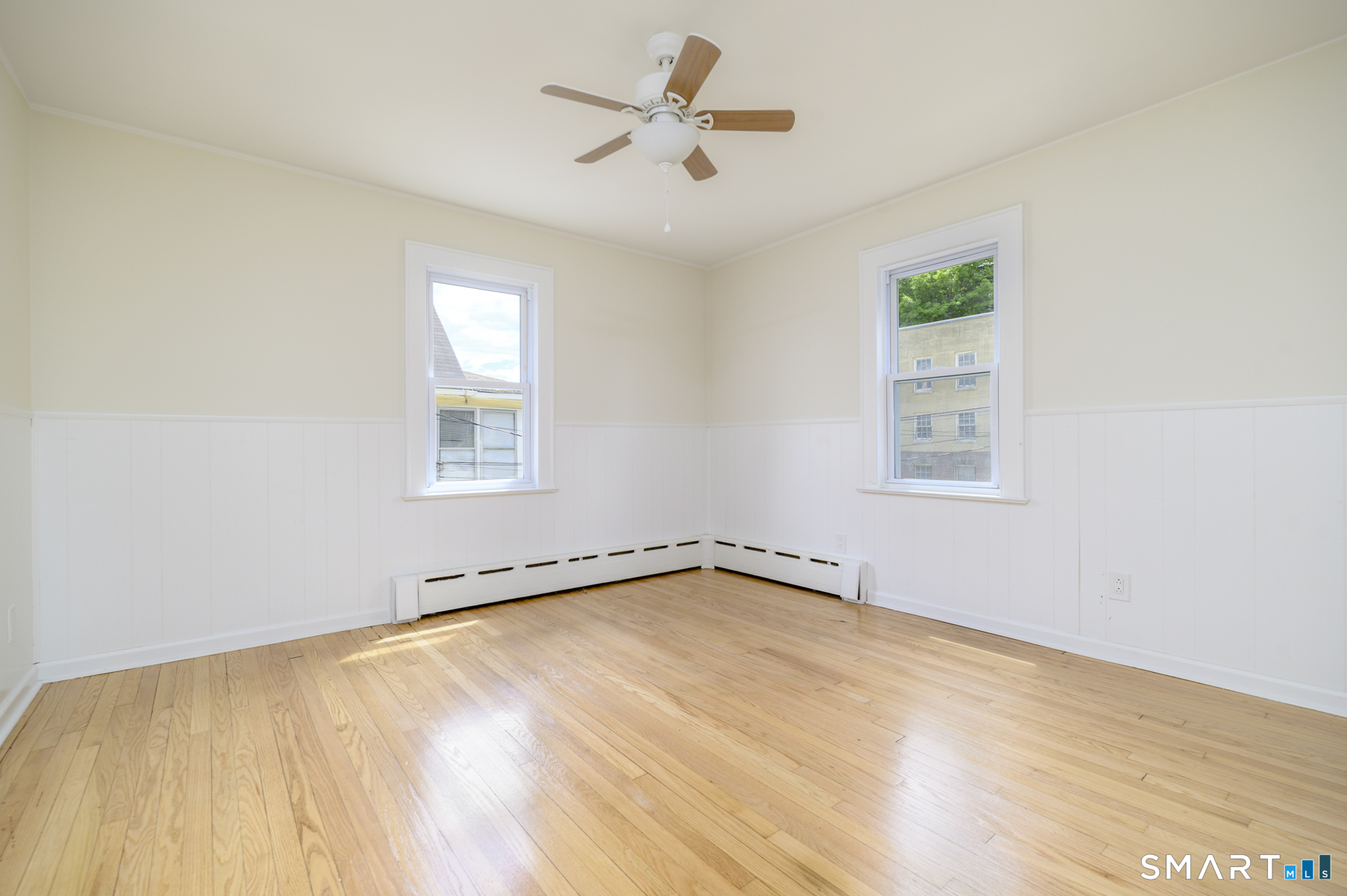 206 Ridgefield Avenue Bridgeport, CT 06610 - Photo 19 of 35