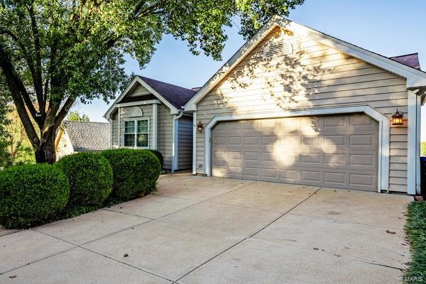 1844 Strawberry Ridge Drive Ballwin, MO 63021 - Photo 2 of 27 Gallery Image 2