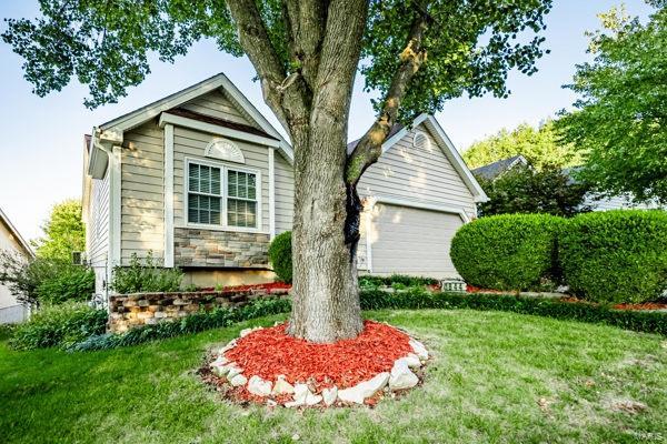 1844 Strawberry Ridge Drive Ballwin, MO 63021 - Photo 3 of 27 Gallery Image 3