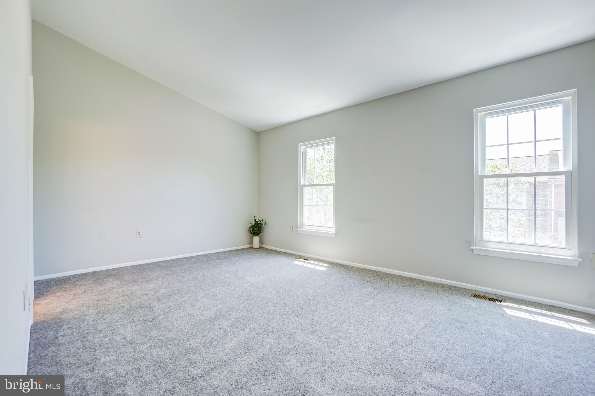 614 Suffield Drive Gaithersburg, MD 20878 - Photo 10 of 22 an empty room with windows