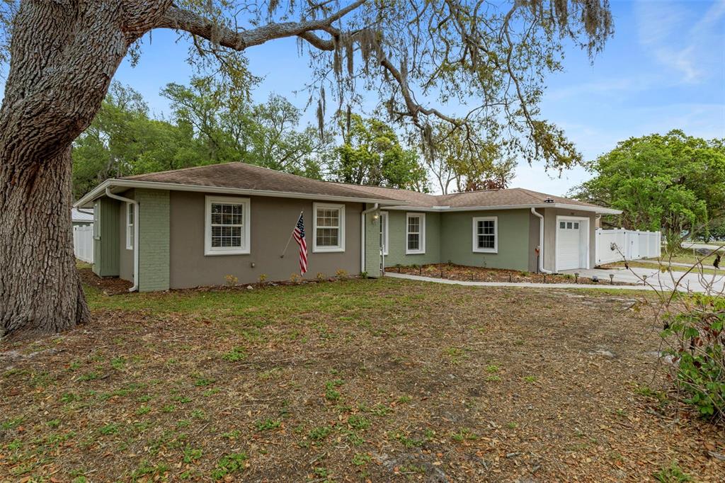 7367 Gates Circle Spring Hill, FL 34606 - Photo 3 of 28