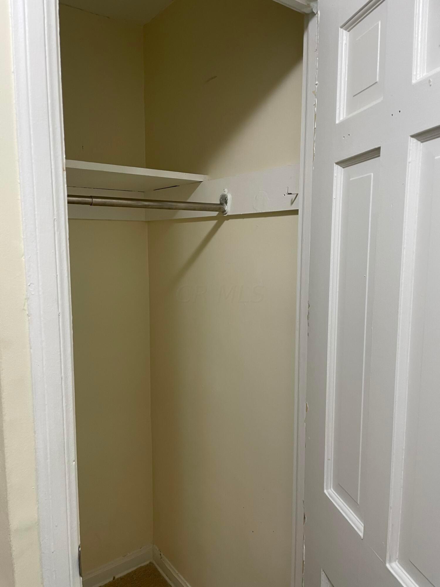 566 South James Road Columbus, OH 43213 - Photo 16 of 22 Upstairs Hall Closet