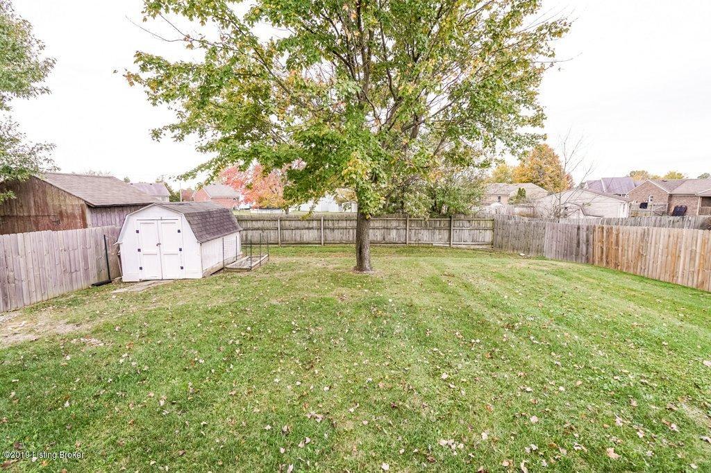 4710 Ridgeway Court Louisville, KY 40229 - Photo 27 of 32 035-4710-35_m