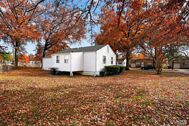 $79,900 | 10129 Ashbrook Drive, St. Louis, MO 63137