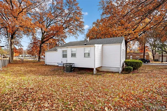 $79,900 | 10129 Ashbrook Drive, St. Louis, MO 63137