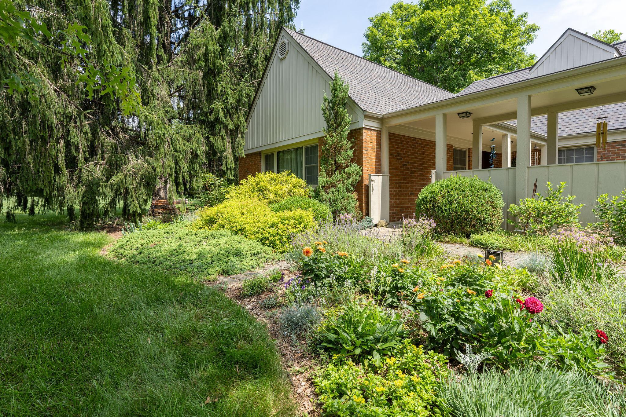 1350 Carriage Road Powell, OH 43065 - Photo 50 of 80 1350CarriageRdGardenAreas-1