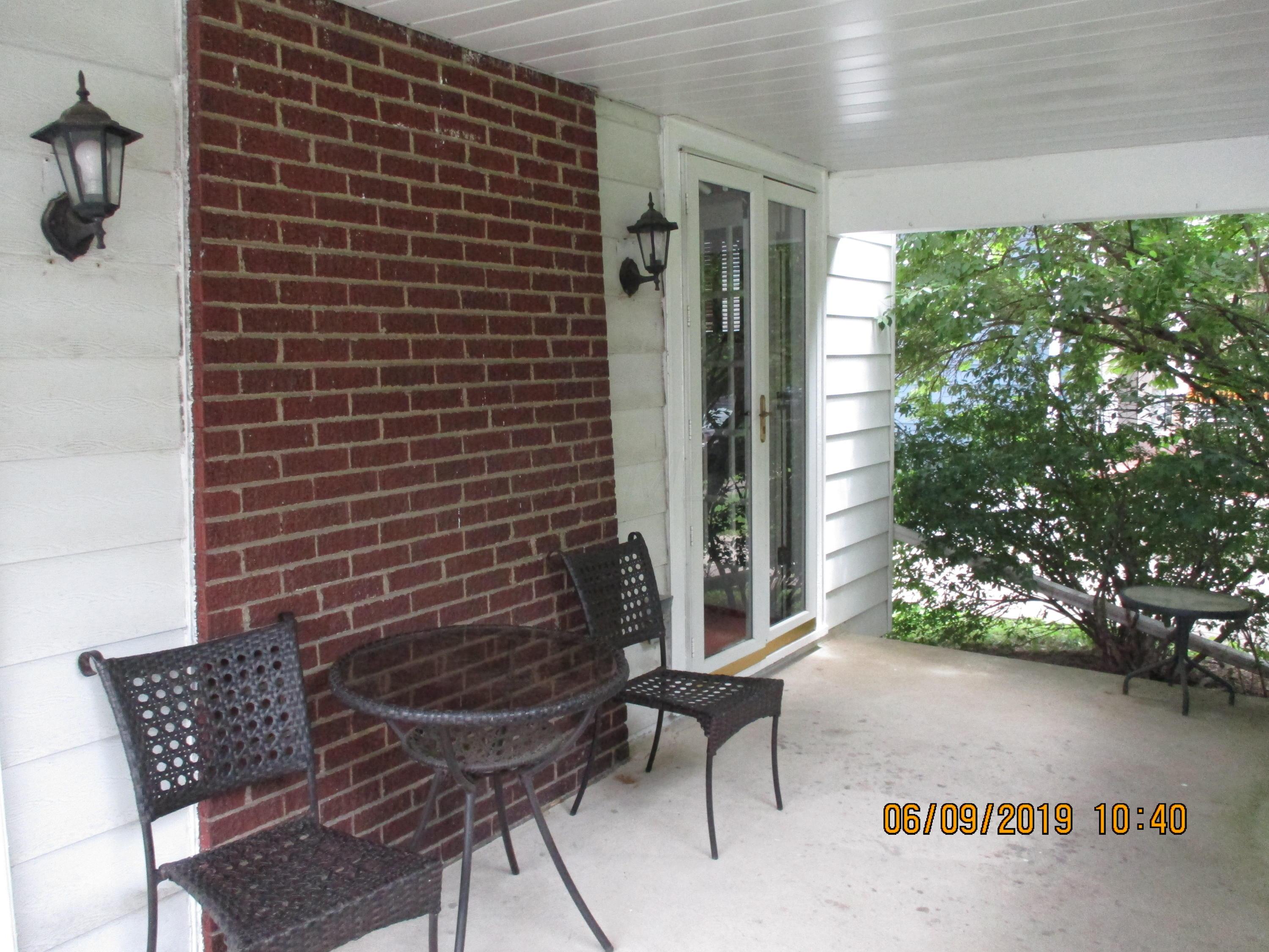 152 East Pacemont Road Columbus, OH 43202 - Photo 3 of 30
