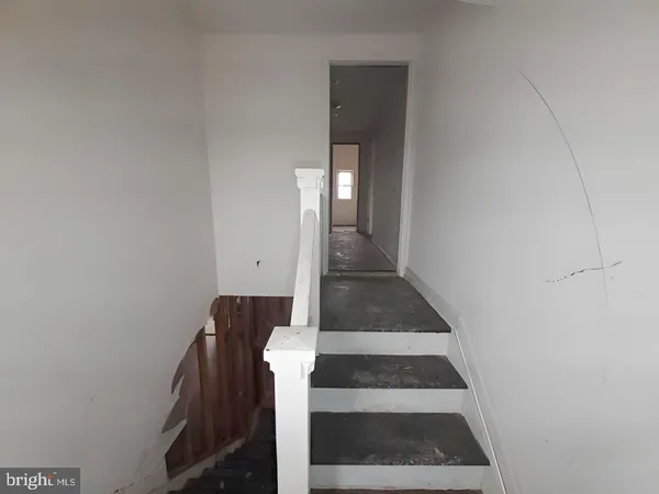 a view of a room with walk in closet