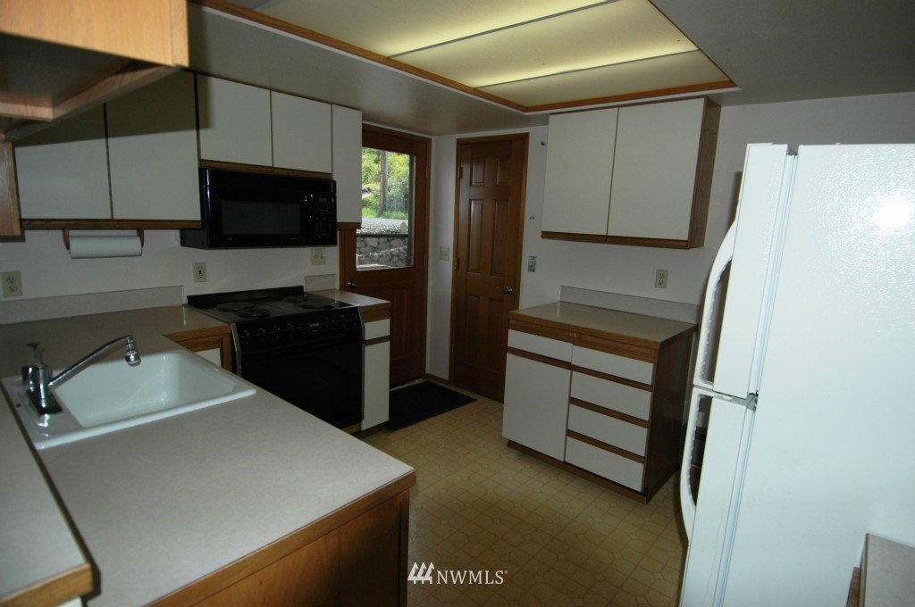 7213 Clover Valley Road Southeast Port Orchard, WA 98367 - Photo 7 of 14 Gallery Image 7