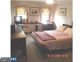 7421 Drexel Road Philadelphia, PA 19151 - Photo 8 of 12 Bedroom - Main