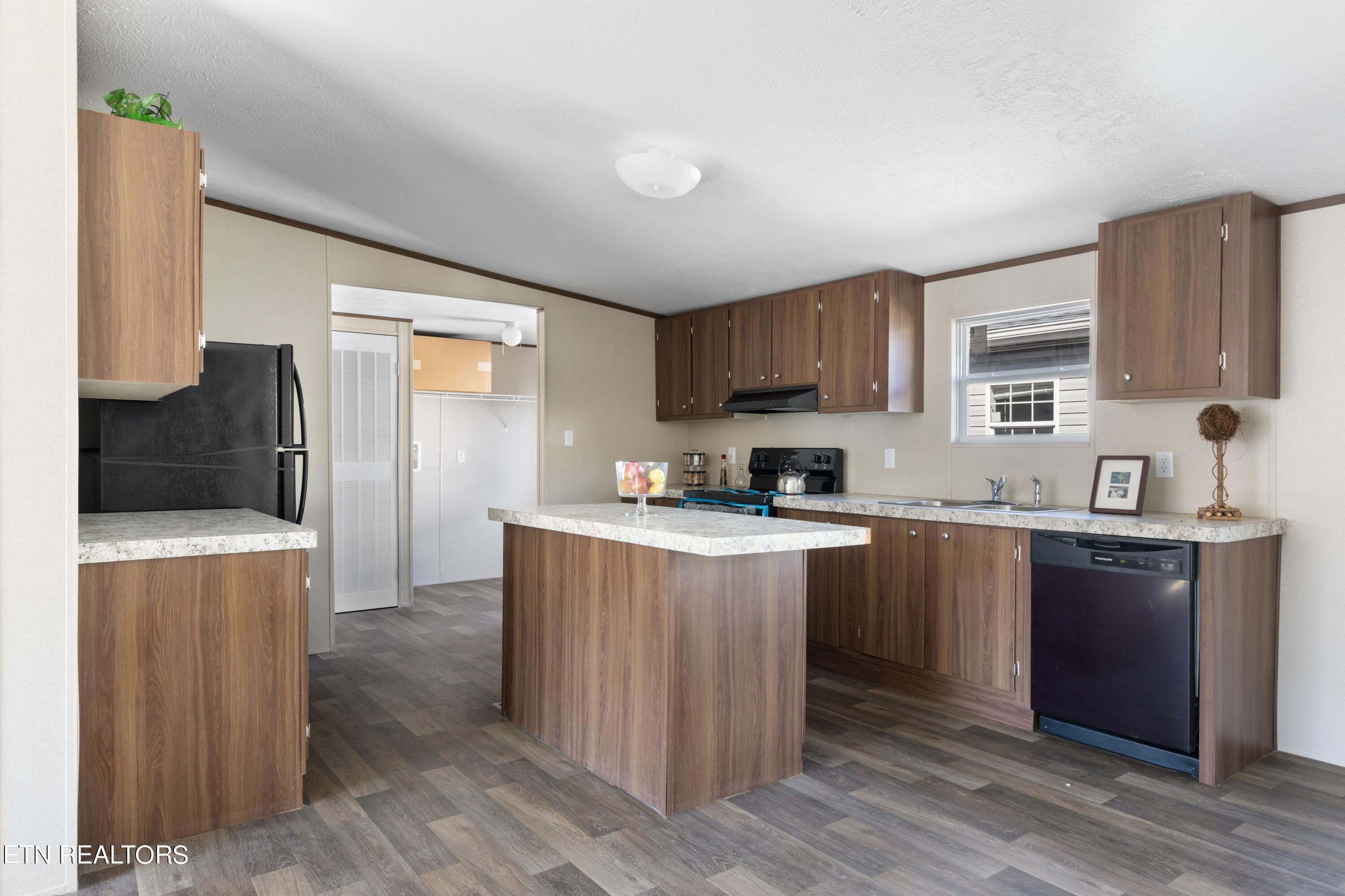 141 Schertz Lane Rutledge, TN 37861 - Photo 3 of 26 3038 FORESTDALE KITCHEN 1