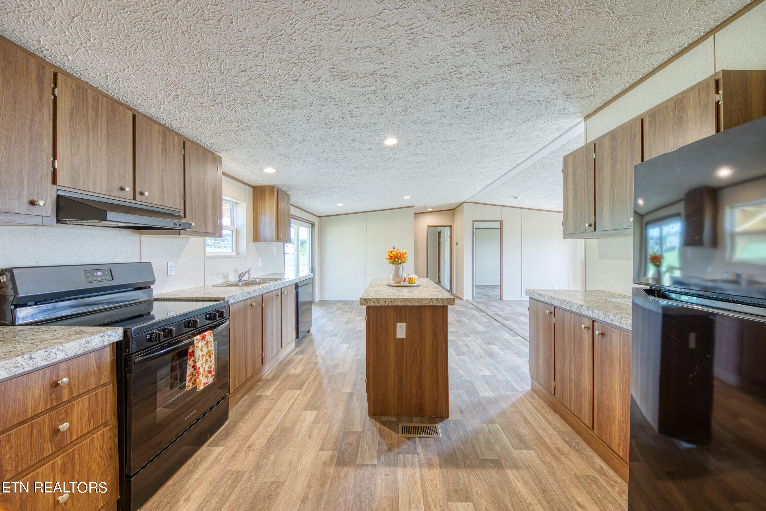 141 Schertz Lane Rutledge, TN 37861 - Photo 4 of 26 SHERRY 16