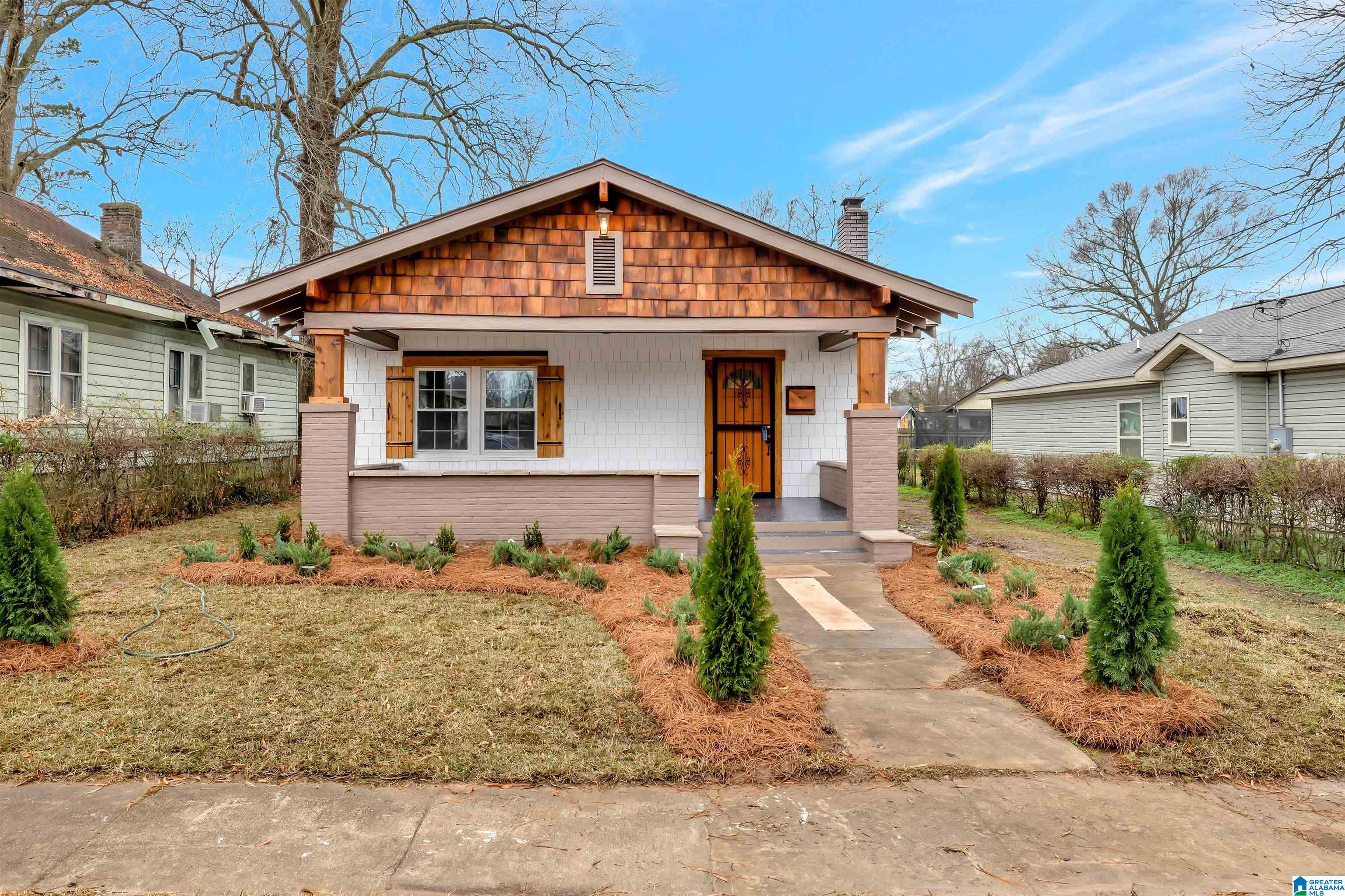 532 16th Place Southwest Birmingham, AL 35211 - Photo 1 of 24