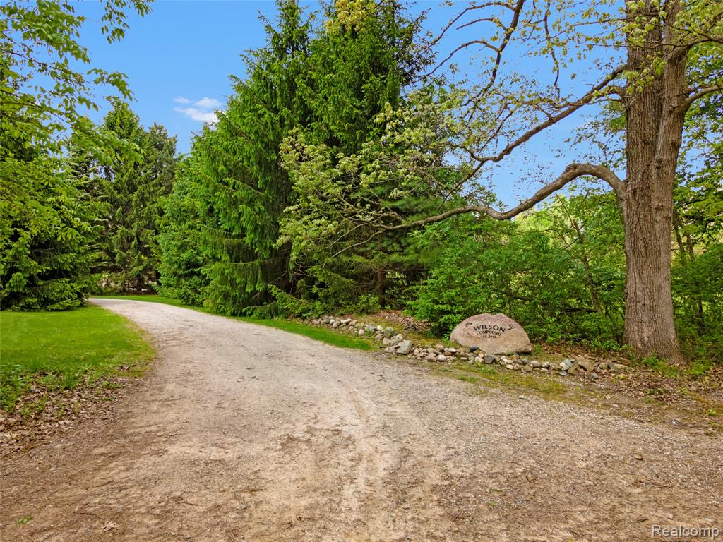 13085 Rohn Road Fenton, MI 48430 - Photo 45 of 52