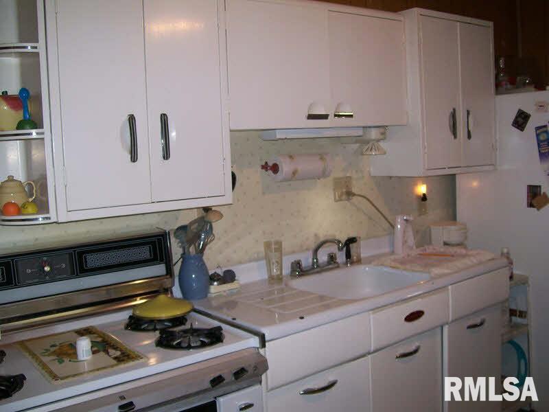101 Johnson Street Valier, IL 62891 - Photo 4 of 6 Gallery Image 4