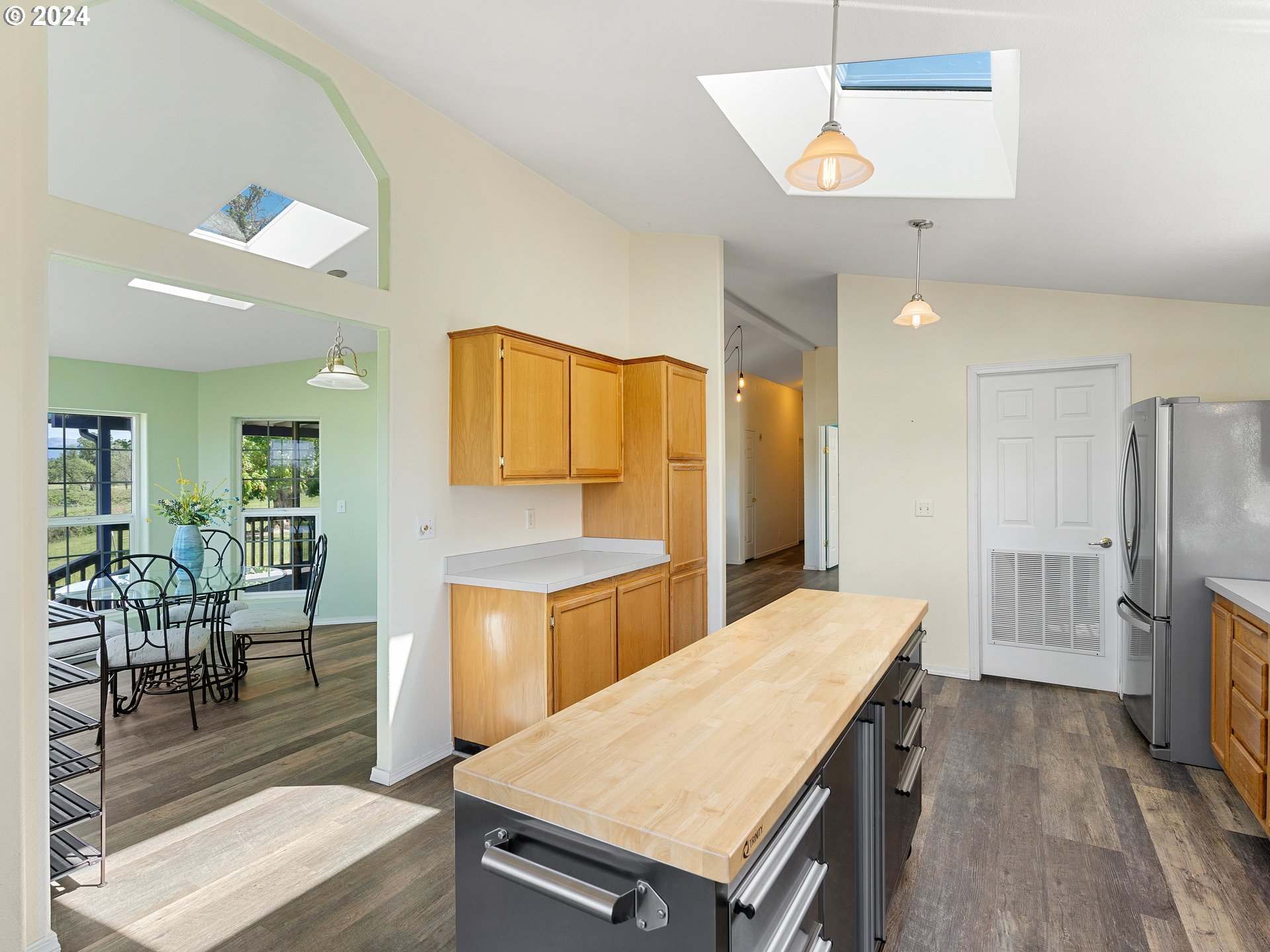 12008 South Emerson Road Canby, OR 97013 - Photo 17 of 46 Kitchen