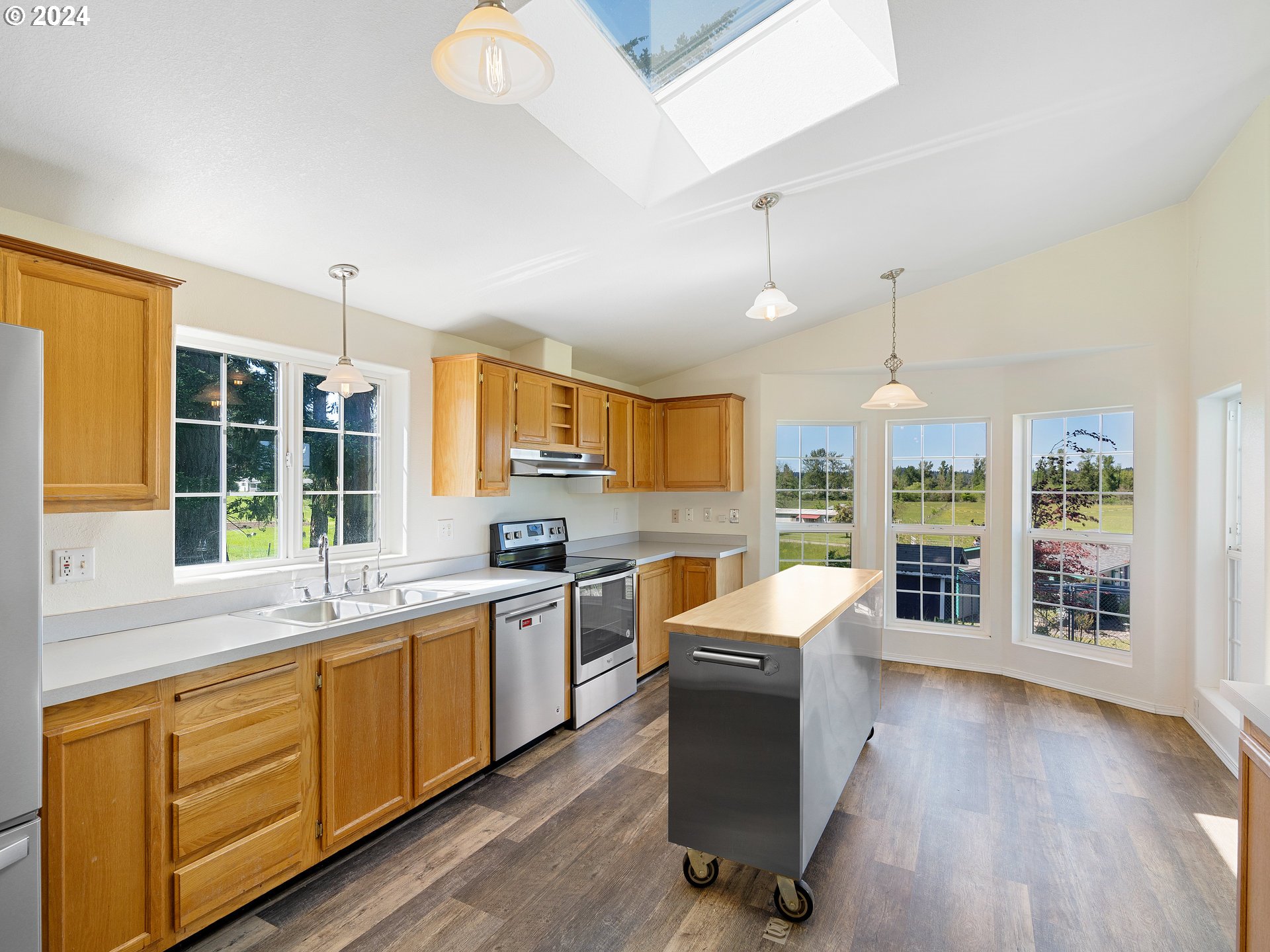 12008 South Emerson Road Canby, OR 97013 - Photo 18 of 46 Kitchen