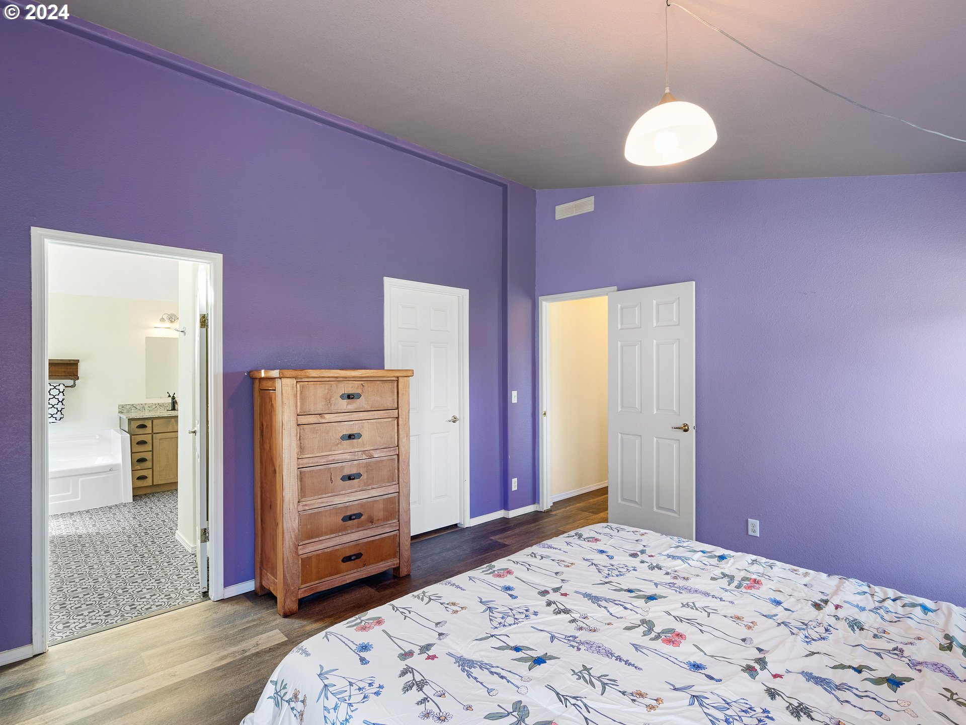 12008 South Emerson Road Canby, OR 97013 - Photo 24 of 46 Owner's Suite Bedroom