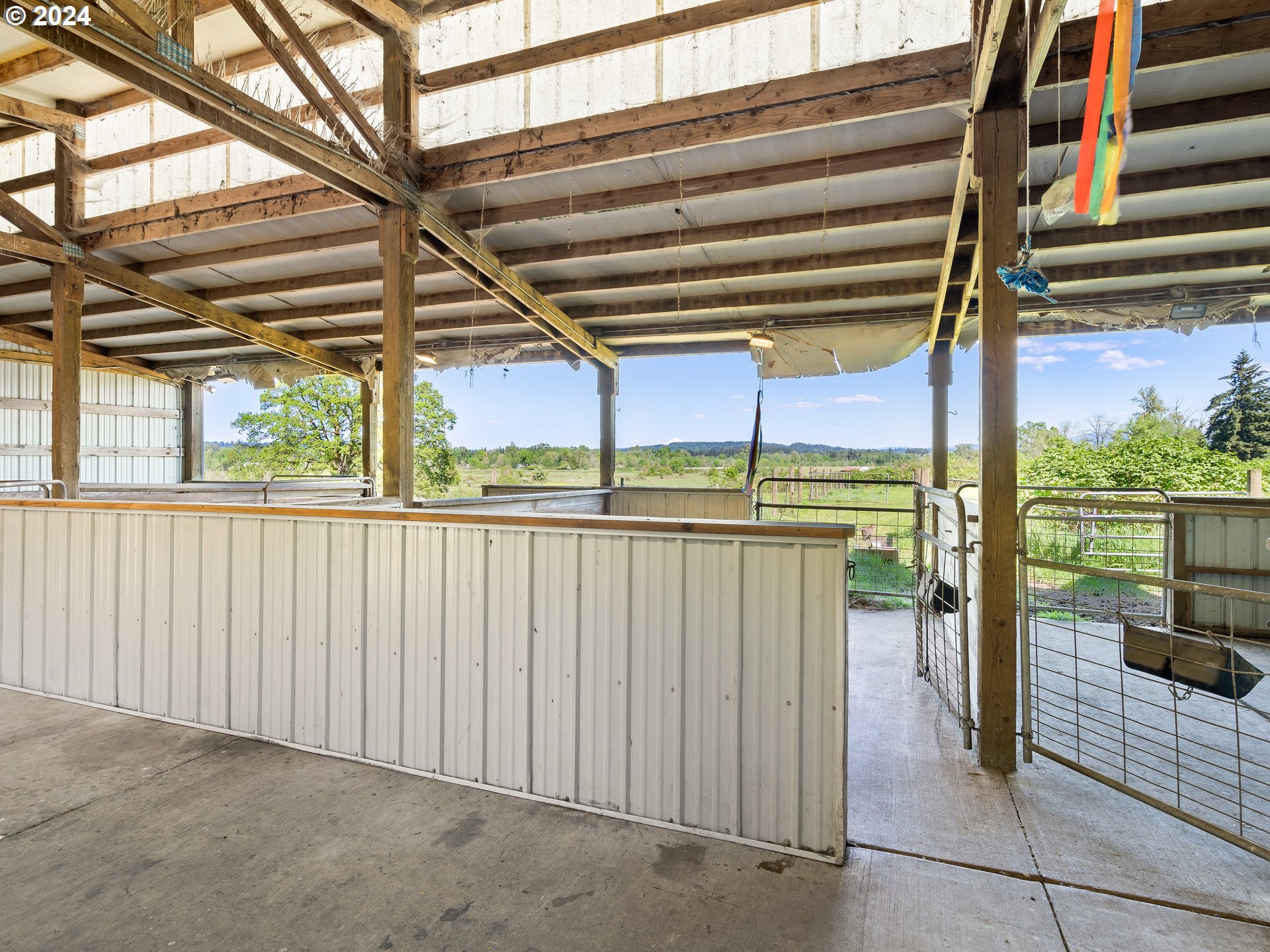 12008 South Emerson Road Canby, OR 97013 - Photo 28 of 46 Stable