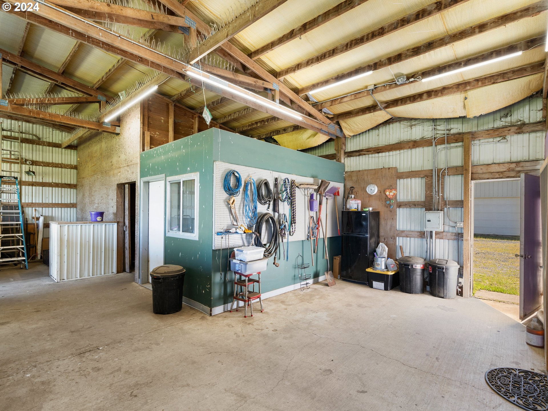 12008 South Emerson Road Canby, OR 97013 - Photo 30 of 46 Stable