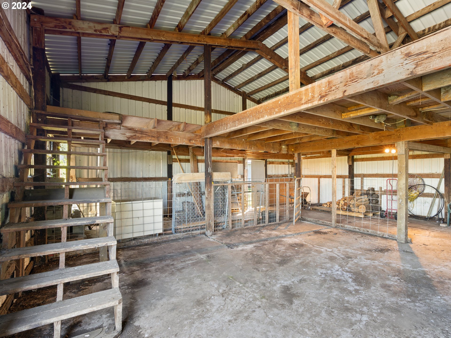 12008 South Emerson Road Canby, OR 97013 - Photo 38 of 46 Barn