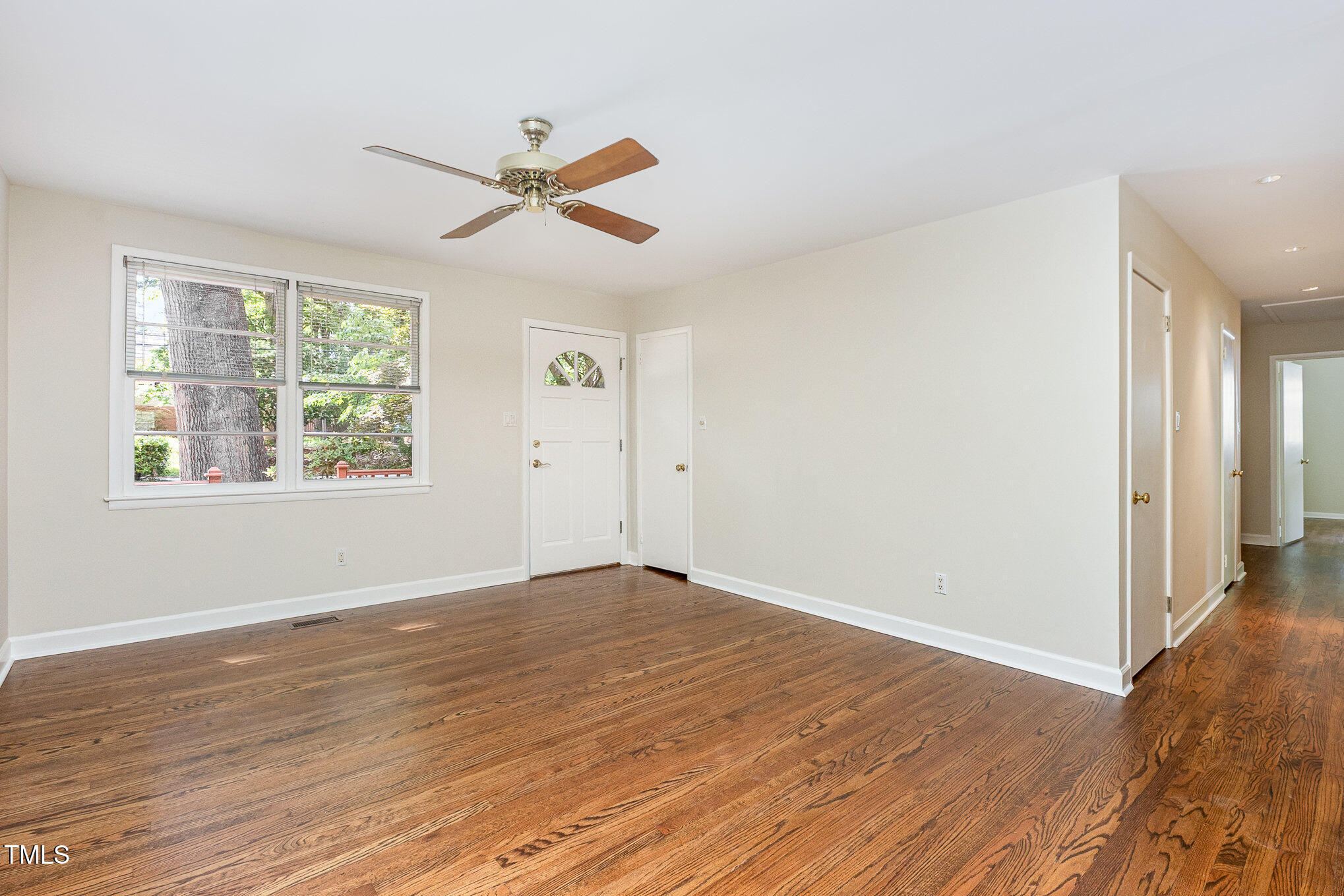 421 Ridgefield Road Chapel Hill, NC 27517 - Photo 4 of 25 005_cj4a9354-edit_118