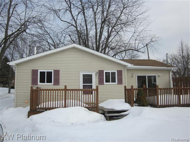 2569 Michigan Road Port Huron, MI 48060 - Photo 17 of 17 IMG_9213.jpg