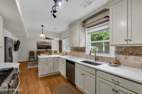 $575,000 | 1466 Arapaho Court, Toms River, NJ 08755