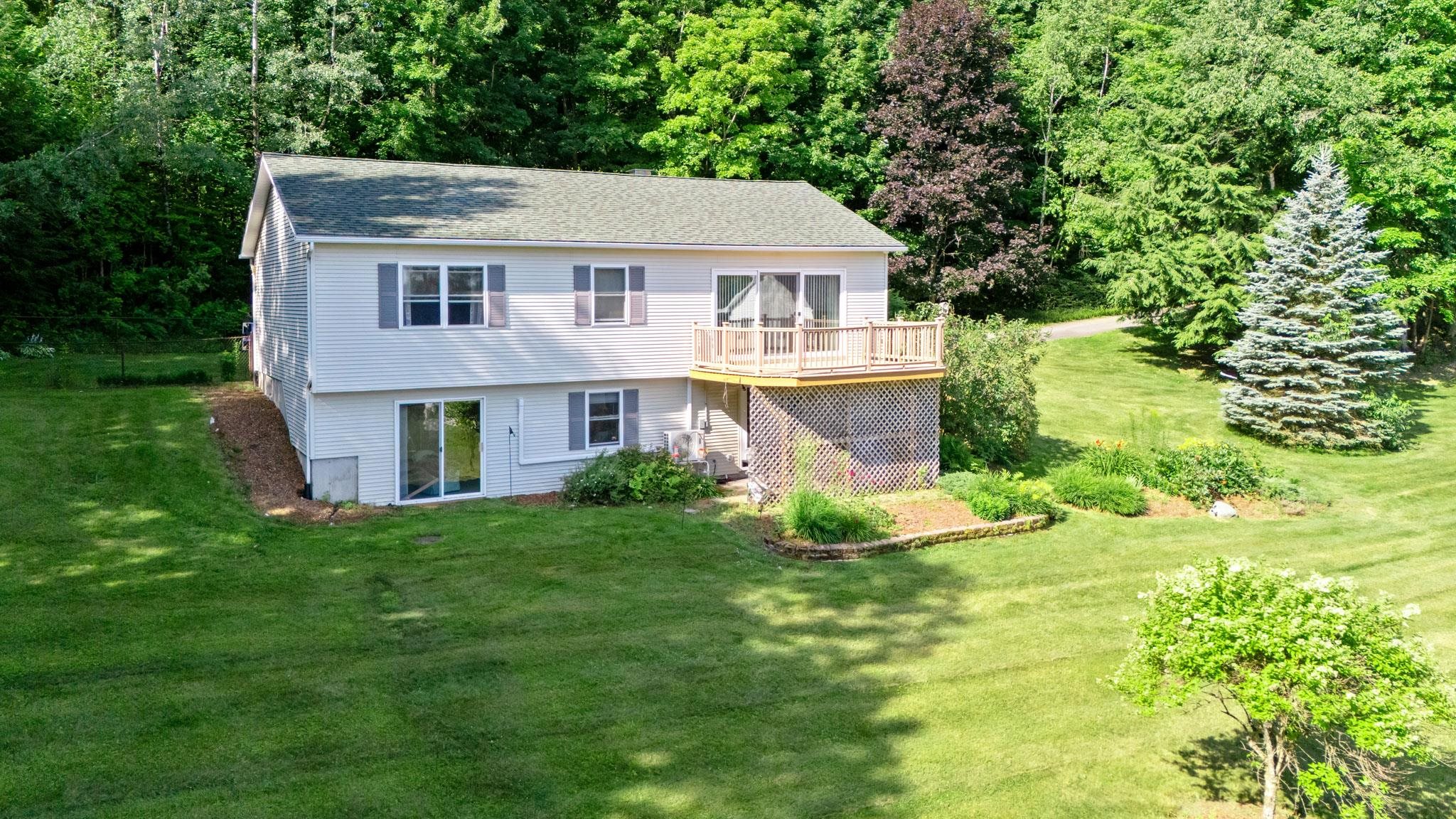 159 Brooks Street Newport, VT 05855 - Photo 3 of 58 Gallery Image 3