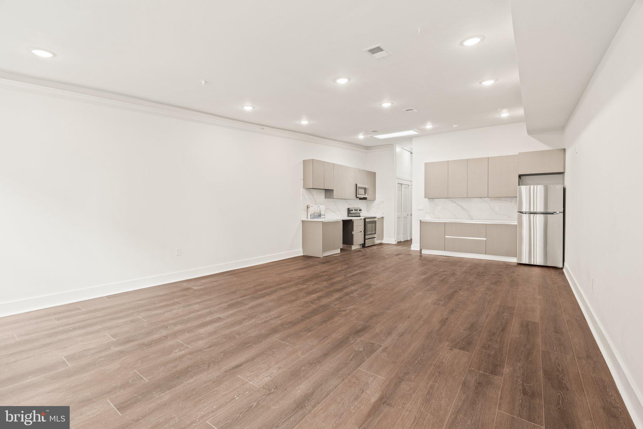 253 North 3rd Street, Unit 4 Philadelphia, PA 19106 - Photo 1 of 16