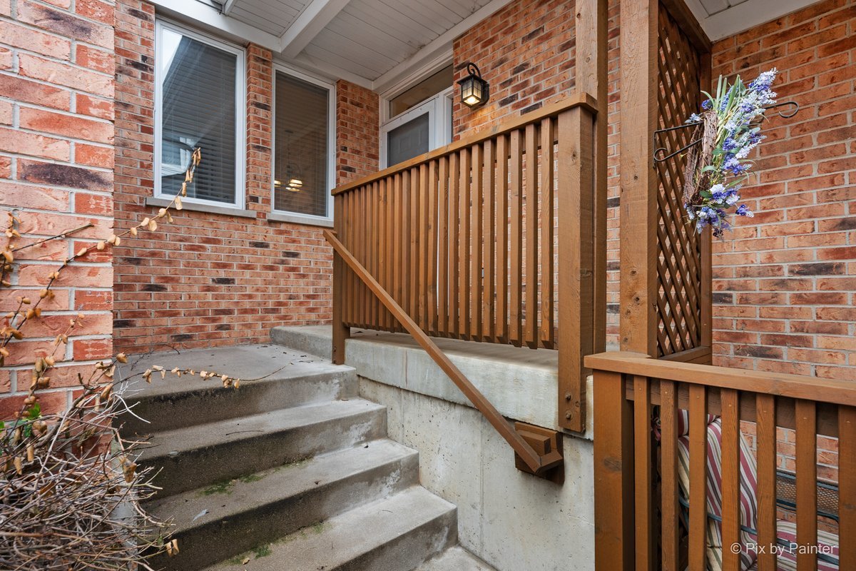 266 Charlotte Court Cary, IL 60013 - Photo 3 of 34