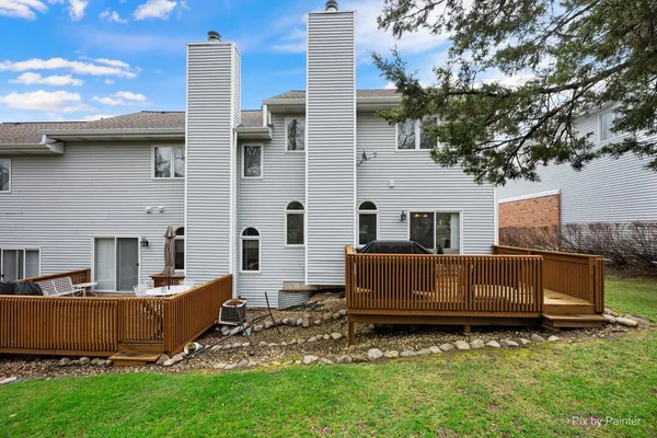 $335,000 | 266 Charlotte Court, Cary, IL 60013