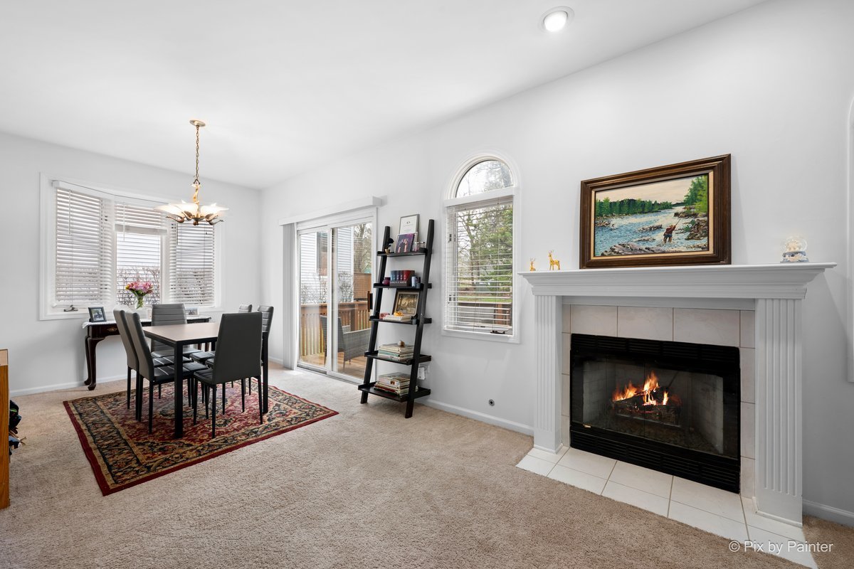 266 Charlotte Court Cary, IL 60013 - Photo 7 of 34