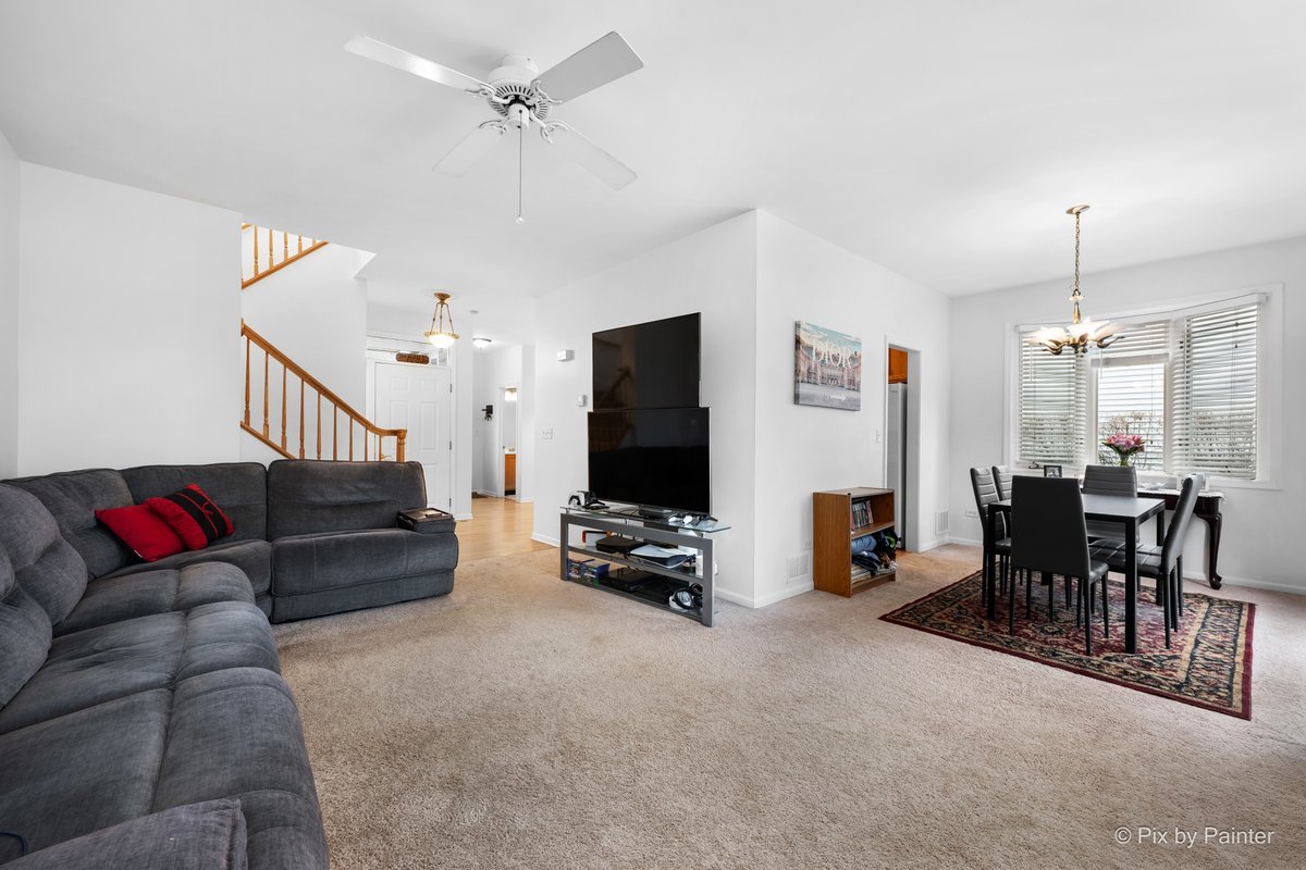 266 Charlotte Court Cary, IL 60013 - Photo 10 of 34