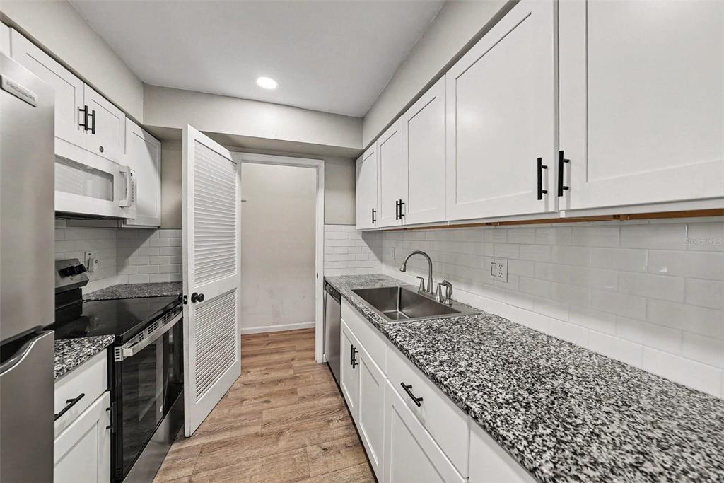 9208 North Connechusett Road, Unit D Tampa, FL 33617 - Photo 12 of 28