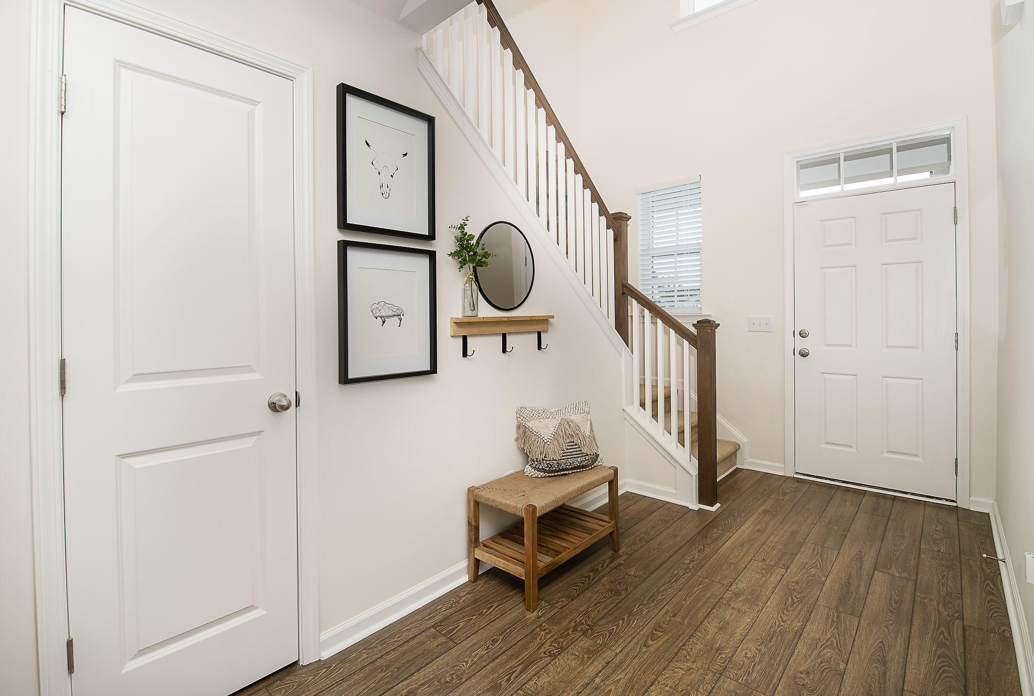 153 Oyama Road Summerville, SC 29486 - Photo 3 of 40 Entry Room