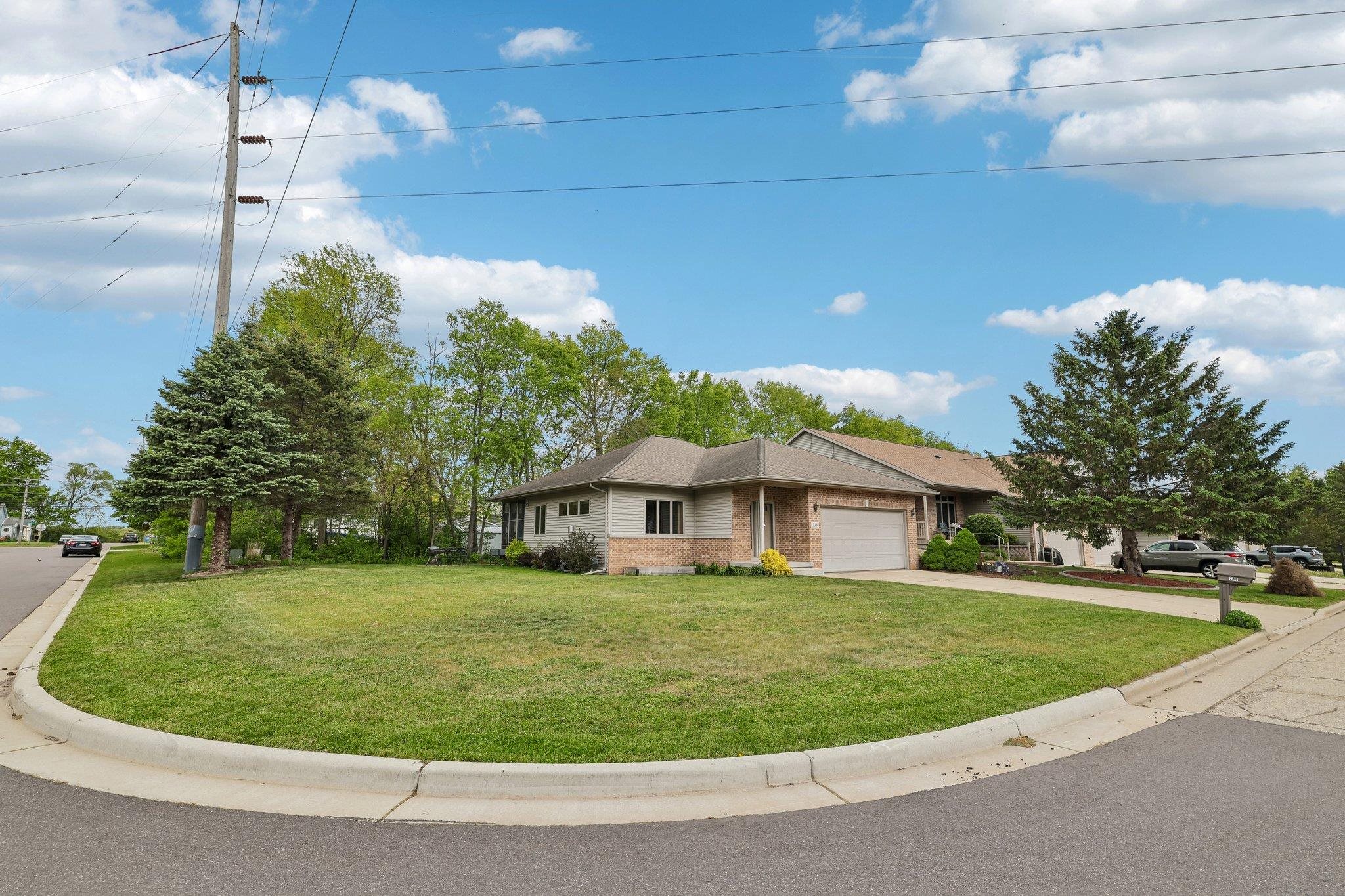 738 8th Street Prairie du Sac, WI 53578 - Photo 2 of 44