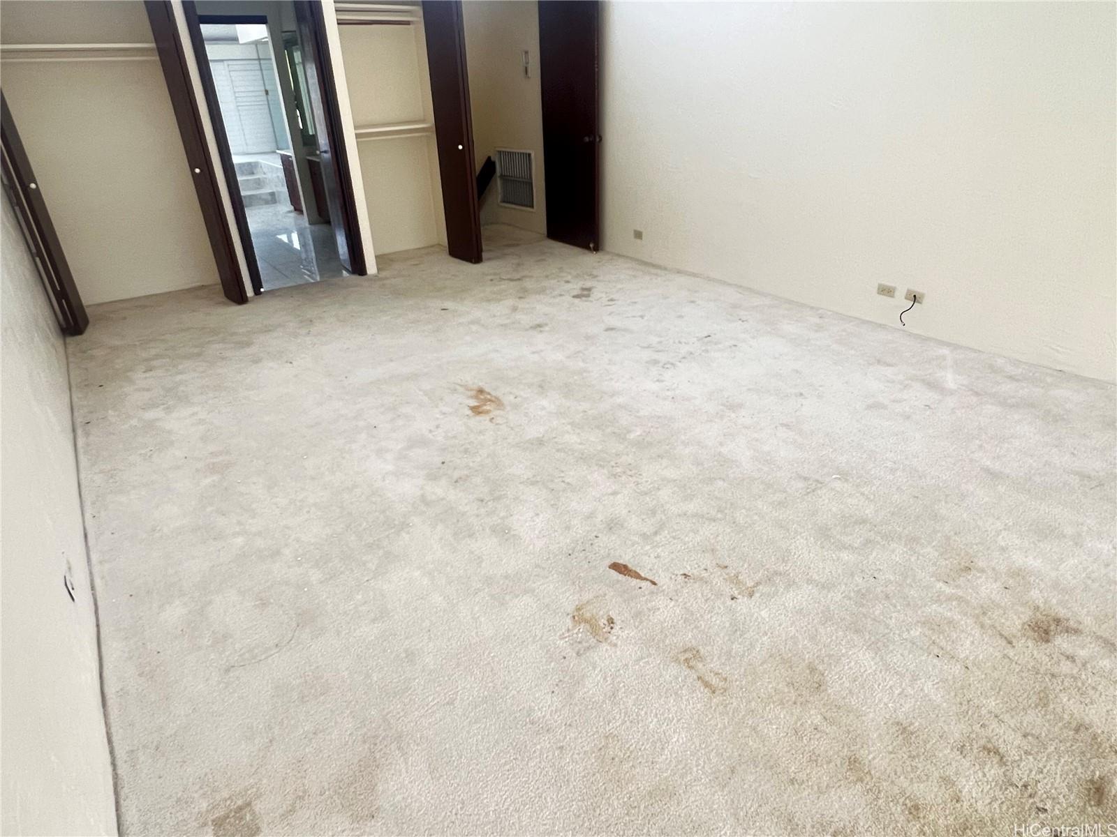 500 Lunalilo Home Road, Unit 18C Honolulu, HI 96825 - Photo 6 of 22 a view of an empty room