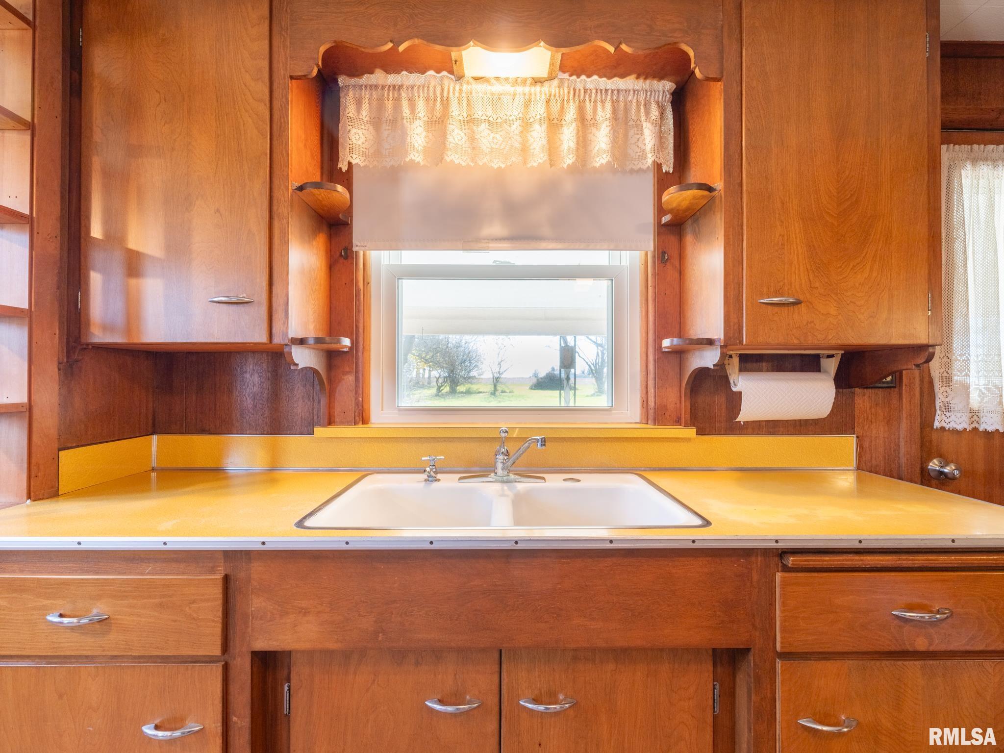 18412 West Farmington Road Trivoli, IL 61569 - Photo 5 of 43