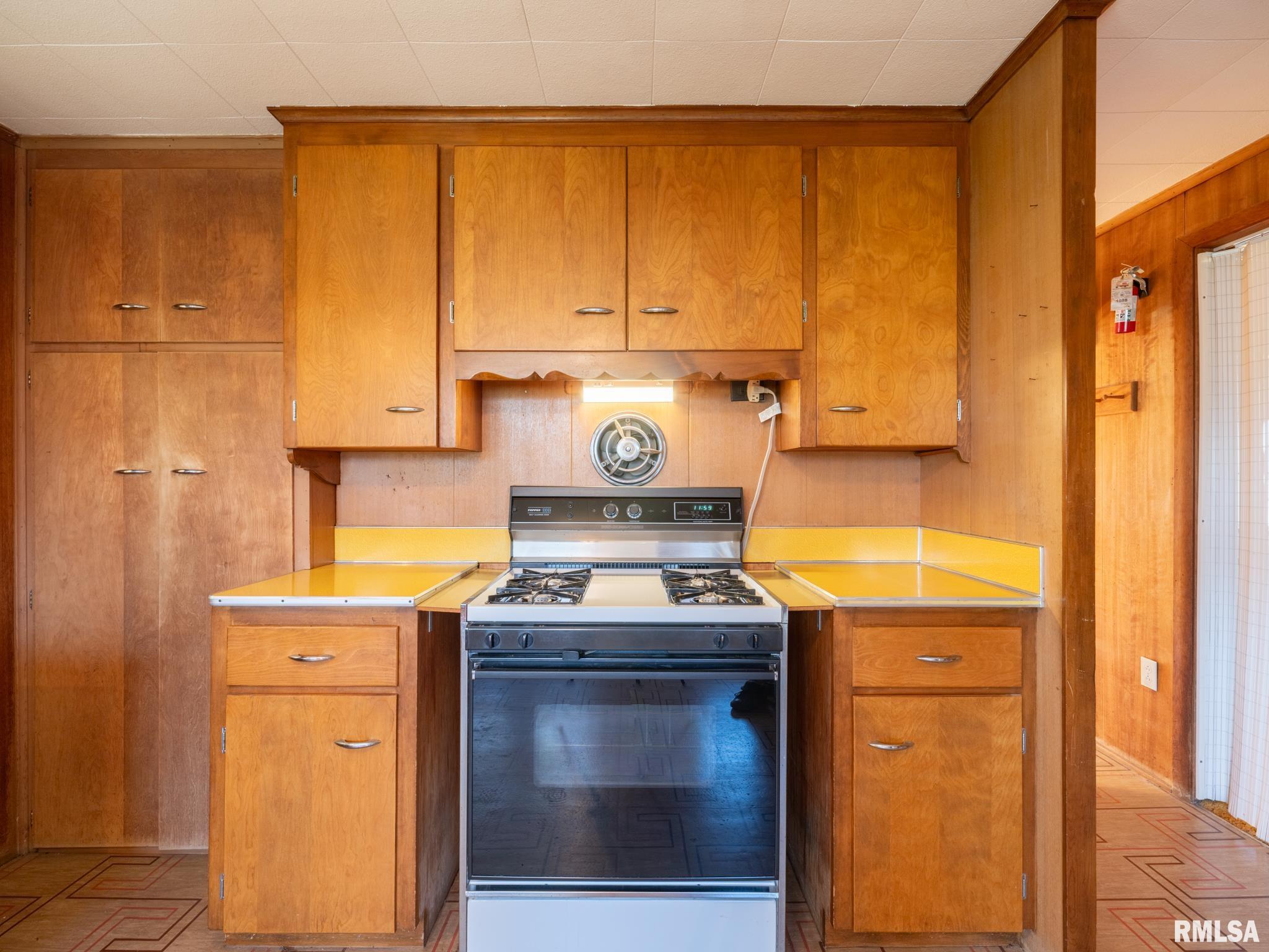 18412 West Farmington Road Trivoli, IL 61569 - Photo 8 of 43